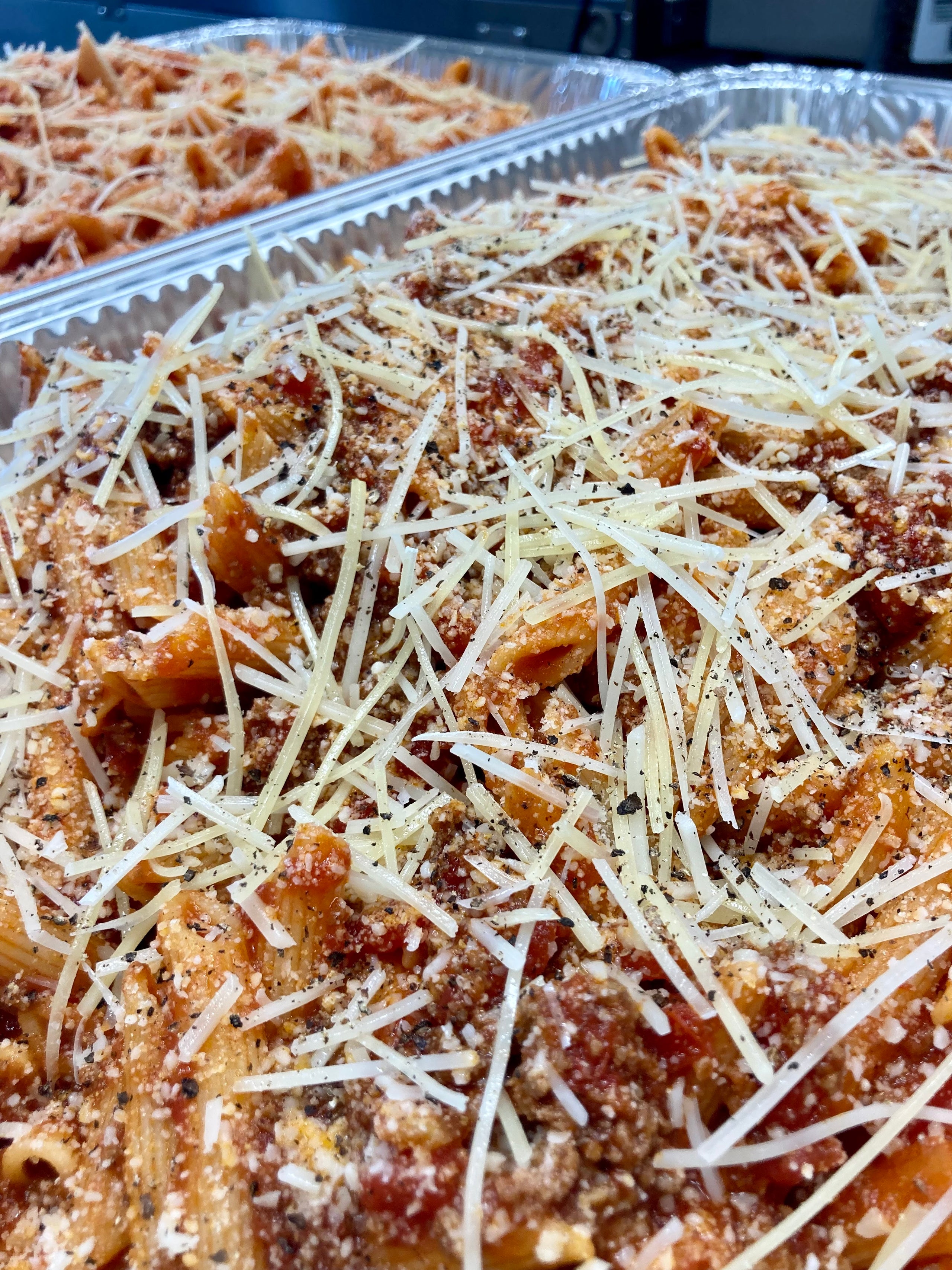 Pasta Bolognese Large tray (1820 serving) Pasta di Guy